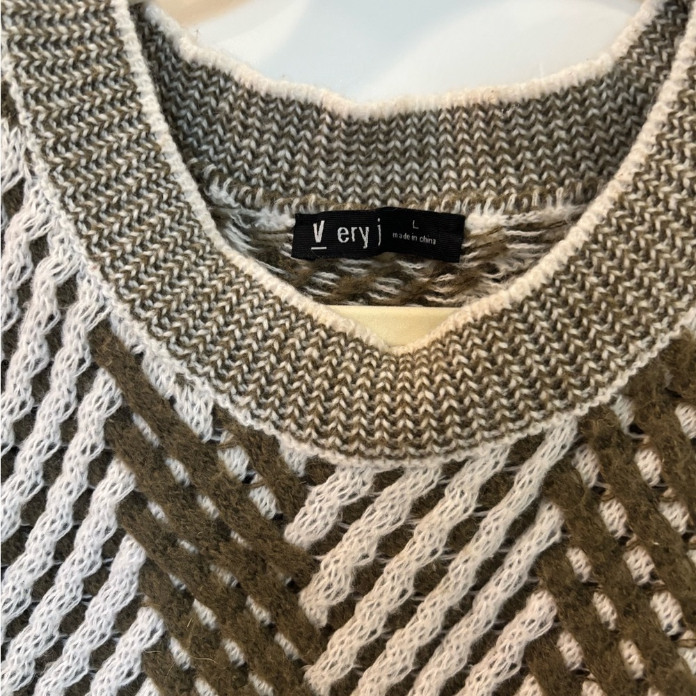Very J Chevron Knit Sweater olive & Cream Textured Pullover | A7 - Picture 3 of 6